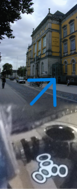 Critical Mass Hamburg, Treffpunkt: Museum für Kunst und Gewerbe, Fahrstuhl außen (siehe Pfeil im Foto), Demonstration, Hamburg